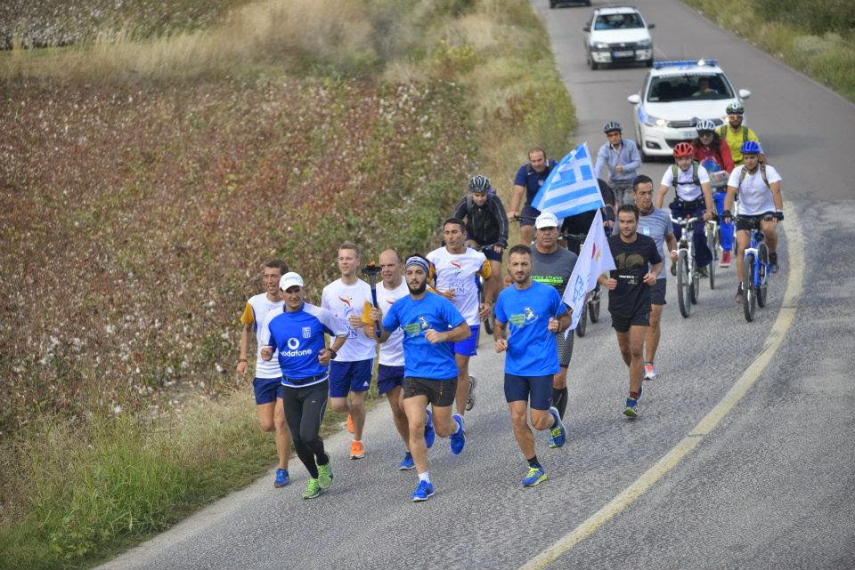 H Λαμπαδηδρομία για την Ειρήνη πέρασε από τη Λαμία! [photos] - Φωτογραφία 8