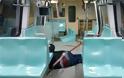 ΣΚΛΗΡΕΣ ΕΚΟΝΕΣ: Eπιβάτης του μετρό καρφώθηκε από… ΣΙΔΕΡΟΒΕΡΓΑ! - Φωτογραφία 3