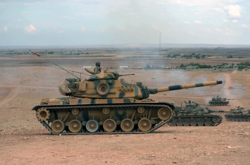 Συρία: Αρματα μάχης αναπτύσσει η Τουρκία - Σε απόσταση 5 χλμ από το Κομπάνι οι τζιχαντιστές - Φωτογραφία 1