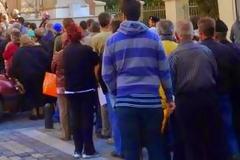 Ατελείωτες ουρές και ταλαιπωρία σε τράπεζες και ΕΛΤΑ στην Ξάνθη για τον ΕΝΦΙΑ [video + photos]