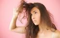 Πώς να γιατρέψεις πραγματικά τις ταλαιπωρημένες άκρες των μαλλιών σου!