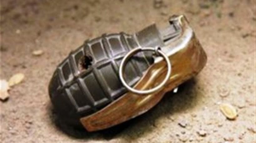 Αιτωλοακαρνανία: Βρήκαν χειροβομβίδα έξω από εκκλησία - Φωτογραφία 1