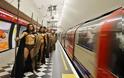 This is Sparta! Σπαρτιάτες πολεμιστές κατέκλυσαν το μετρό του Λονδίνου - Φωτογραφία 9