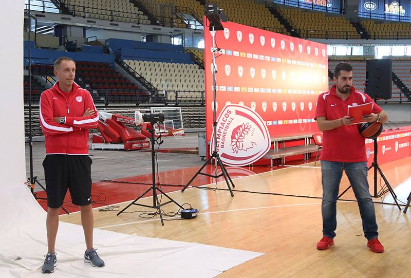 ΣΕ ΕΙΚΟΝΕΣ... ΤΟ backstage ΤΗΣ Media Day ΤΟΥ ΘΡΥΛΟΥ... (PHOTOS) - Φωτογραφία 5