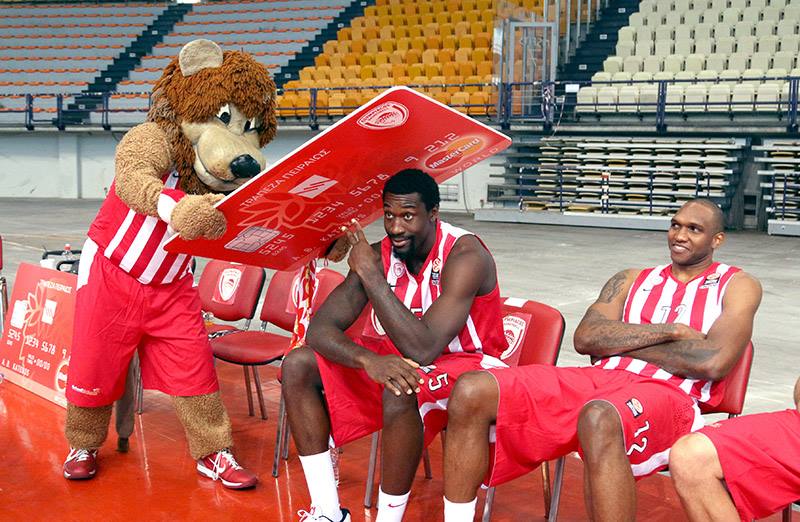 ΣΕ ΕΙΚΟΝΕΣ... ΤΟ backstage ΤΗΣ Media Day ΤΟΥ ΘΡΥΛΟΥ... (PHOTOS) - Φωτογραφία 7