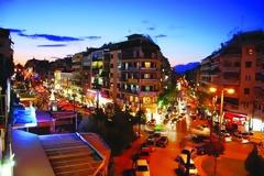 Γιατί ξαναγίνεται της μόδας το Παγκράτι; [photos]
