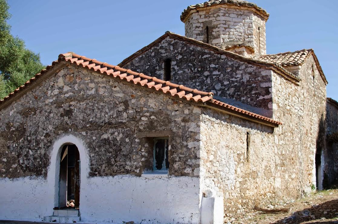 Αιτωλοακαρνανία: Καταστροφή από εμπρησμό στο βυζαντινό μοναστήρι των Αγίων Ταξιαρχών στο Νεοχώρι! - Φωτογραφία 16
