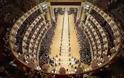 Η Όπερα της Ρώμης απολύει χορωδία και ορχήστρα