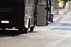 Δείτε φωτογραφίες από την επιχείρηση της ΕΛΑΣ στο πατρικό του Σταμπούλου!
