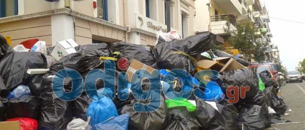 Κρύφτηκε το Ταχυδρομείο του Πύργου από τον όγκο τον σκουπιδιών! [photo] - Φωτογραφία 2