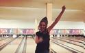 Kylie Minogue: Παίζει bowling και κάνει... strike - Φωτογραφία 3