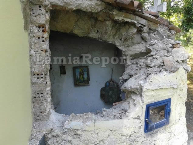 Ιερόσυλοι βανδάλισαν Eκκλησάκι [photos] - Φωτογραφία 8