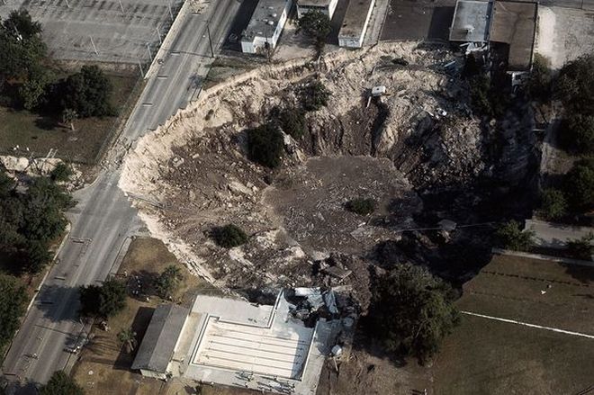 Όταν η Γη κατάπιε ολόκληρες πόλεις...[photos] - Φωτογραφία 3