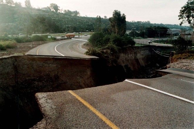 Όταν η Γη κατάπιε ολόκληρες πόλεις...[photos] - Φωτογραφία 5