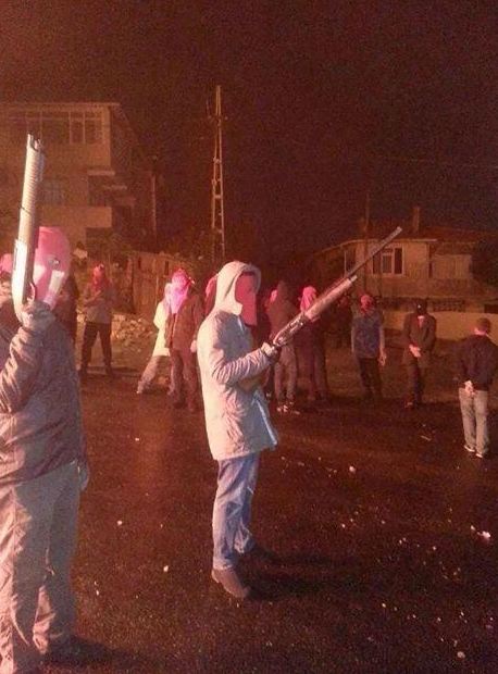 Γενική εξέγερση: Οι Κούρδοι βγήκαν με τα όπλα στην Τουρκία - Φωτογραφία 2