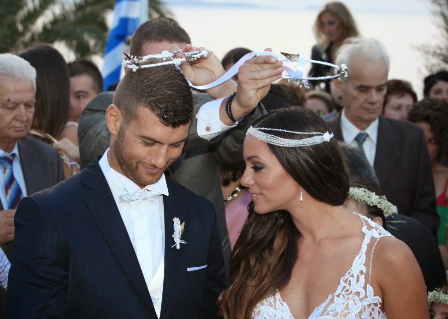 Δείτε τις πρώτες φωτογραφίες από τον γάμο της Μάντη Περσάκη και του Αλέξανδρου Νικολαϊδη! - Φωτογραφία 3