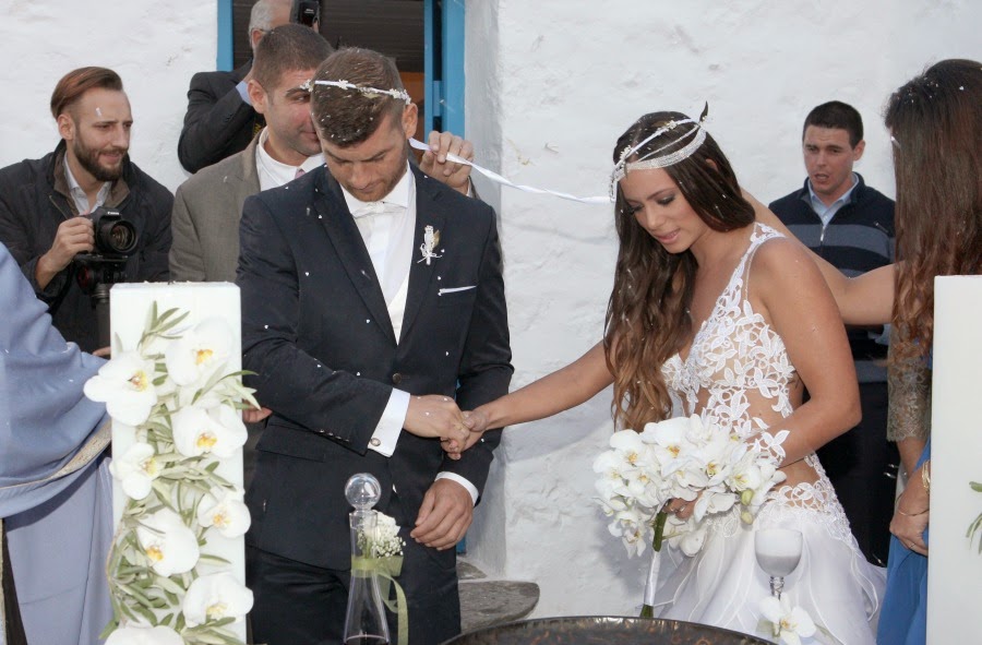 Δείτε τις πρώτες φωτογραφίες από τον γάμο της Μάντη Περσάκη και του Αλέξανδρου Νικολαϊδη! - Φωτογραφία 4