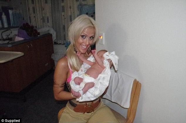 ΣΥΓΚΛΟΝΙΣΤΙΚΗ ΙΣΤΟΡΙΑ:  Την περιέλουσε με οινόπνευμα και της έβαλε φωτιά...Δείτε πως έγινε! [photos] - Φωτογραφία 12