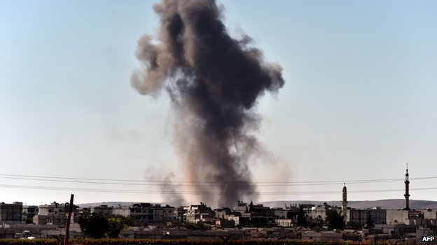 Oι αεροπορικοί βομβαρδισμοί αλλάζουν το σκηνικό στην Κόμπανι - Οι ισλαμιστές υποχώρησαν - Φωτογραφία 1