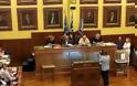 Nέο «χαστούκι» σε Μητσοτάκη: Αναστολή των ελέγχων ζητά και ο Δ. Πειραιά...Επεισόδια στη συνεδρίαση του Δημοτικού Συμβουλίου!
