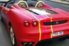 Κάνουν delivery με… Ferrari! Δείτε ποια είναι η χρέωση!