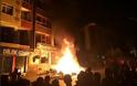 Οι Γκρίζοι Λύκοι έβαλαν φωτιά στα γραφεία κουρδικού κόμματος - Φωτογραφία 1