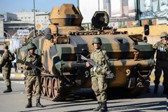 Με τα τανκς οι Τούρκοι στο κέντρο του Ντιγιάρμπακιρ (φωτογραφίες)