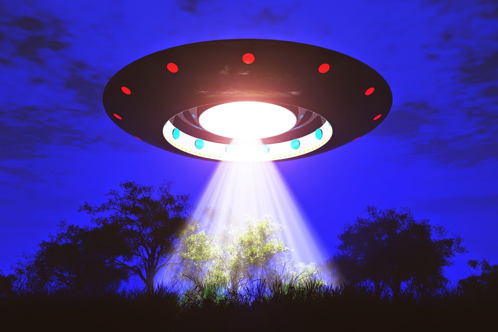 Έφτασαν οι εξωγήινοι στη Γη; Ζευγάρι είδε UFO στον ουρανό του Λονδίνου και το τράβηξε με το κινητό [video + photo] - Φωτογραφία 1