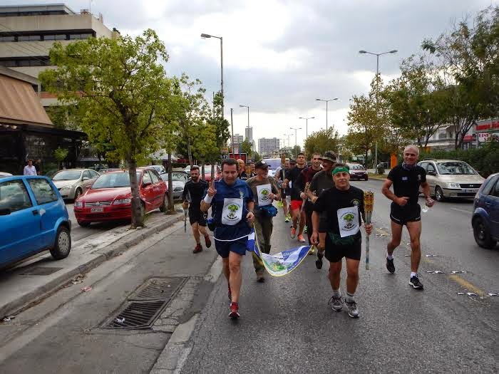 5η ΜΑΡΑΘΩΝΙΑ ΛΑΜΠΑΔΗΔΡΟΜΙΑ ΣΥΝΔΕΣΜΟΥ ΕΛΛΗΝΩΝ ΒΑΤΡΑΧΑΝΘΡΩΠΩΝ - Φωτογραφία 3