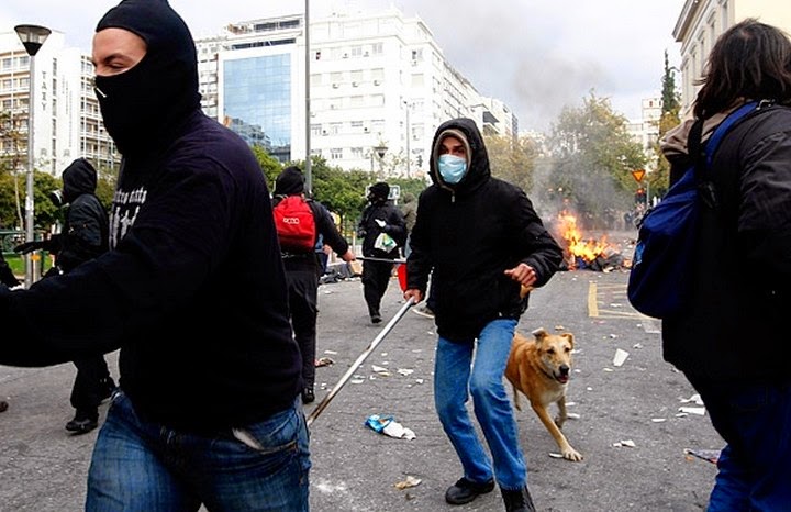 «Έσβησε» ο θρυλικός «Λουκάνικος»... [photos] - Φωτογραφία 10