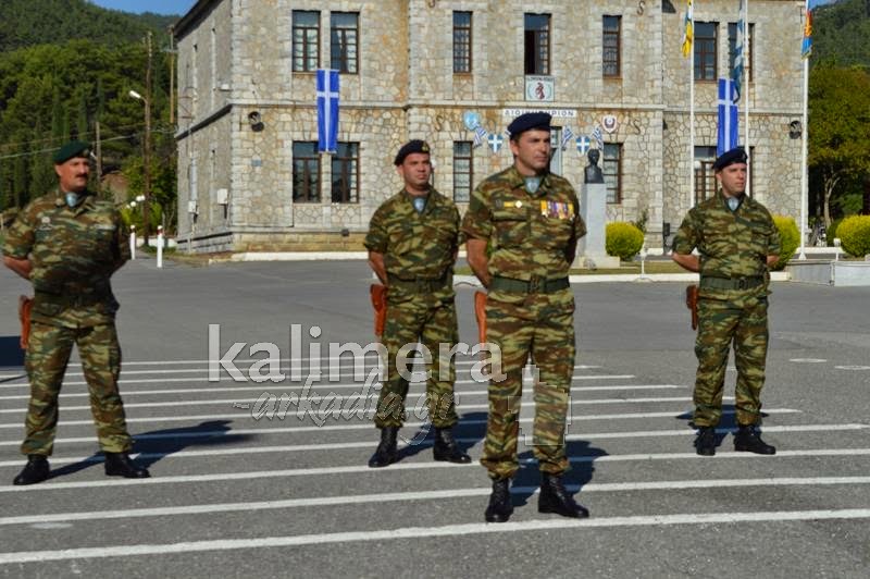 Ορκίστηκαν οι νεοσύλλεκτοι στο 11ο Σύνταγμα Πεζικού στην Τρίπολη (vd)! - Φωτογραφία 2