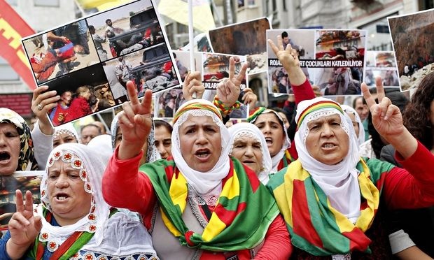 Συνεχίζονται οι φιλοκουρδικές διαδηλώσεις στην Τουρκία - Φωτογραφία 1