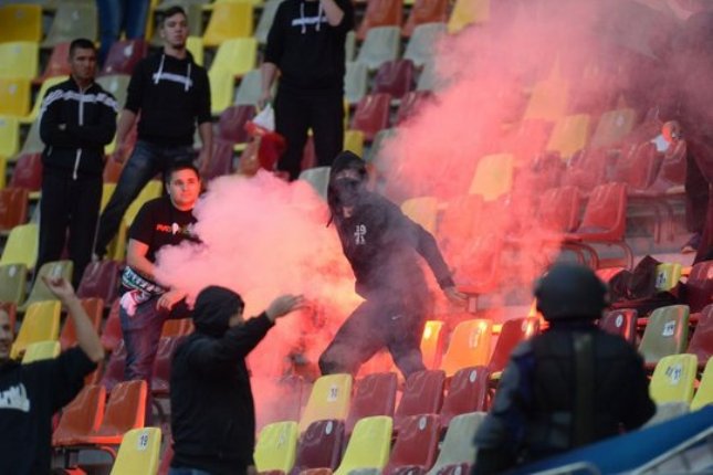 Χάος στο Βουκουρέστι: Σοβαρά επεισόδια μεταξύ οπαδών της Ρουμανίας και της Ουγγαρίας... [photos] - Φωτογραφία 3