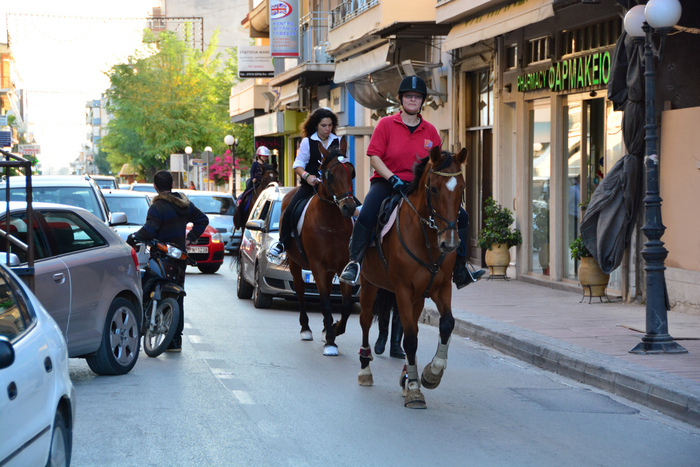 Οι αμαζόνες του Αργους -Βγήκαν στους δρόμους της πόλης καβάλα στο άλογο! [photos] - Φωτογραφία 3