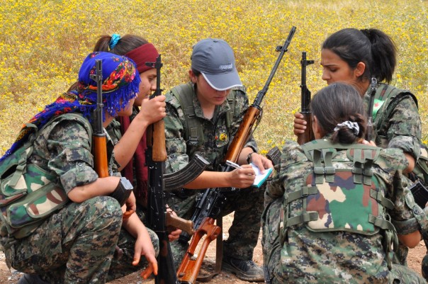 Αυτή είναι η γυναίκα καπετάνιος των Κούρδων στο Κομπανι - Φωτογραφία 3
