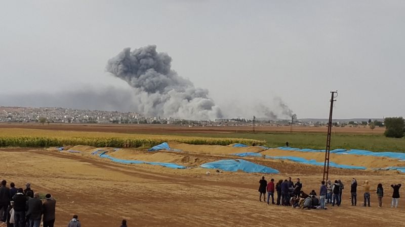 Δυο ισχυρές εκρήξεις από αεροπορικούς βομβαρδισμούς στην Κόμπανι (φώτο) - Φωτογραφία 2