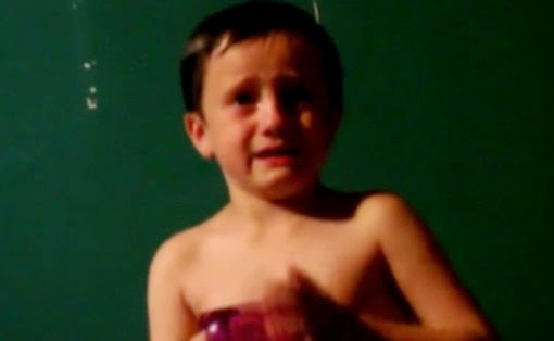 Δείτε τον κουλό λόγο που ένας 6χρονος ξεσπά σε κλάματα...[video] - Φωτογραφία 1