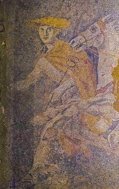 Μαγεία στην Αμφίπολη: Αρμα, θεός Ερμής και ψηφιδωτό με χρώματα - Φωτογραφία 6