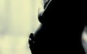 Πασίγνωστη τραγουδίστρια χωρίζει ενώ είναι έγκυος; [photo]