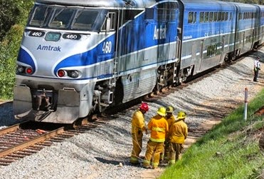 Επιβατηγό τρένο χτύπησε τέσσερις ανθρώπους... - Φωτογραφία 1