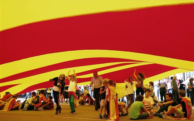 Αναβάλλεται το δημοψήφισμα για την ανεξαρτητοποίηση της Καταλονίας - Φωτογραφία 1