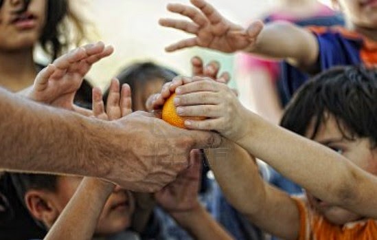 ΑΣ ΒΟΗΘΗΣΟΥΜΕ ΟΛΟΙ: Ο Δήμος Αμαρουσίου συγκεντρώνει είδη πρώτης ανάγκης, με αφορμή την Παγκόσμια Ημέρα Εξάλειψης της Φτώχειας - Φωτογραφία 1