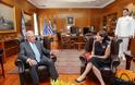 Συνάντηση ΥΕΘΑ Δημήτρη Αβραμόπουλου με τη νέα Πρέσβη του Ισραήλ - Φωτογραφία 2