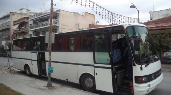 Δείτε τι έκανε μάγκας οδηγός λεωφορείου στα Τρίκαλα… - Φωτογραφία 1