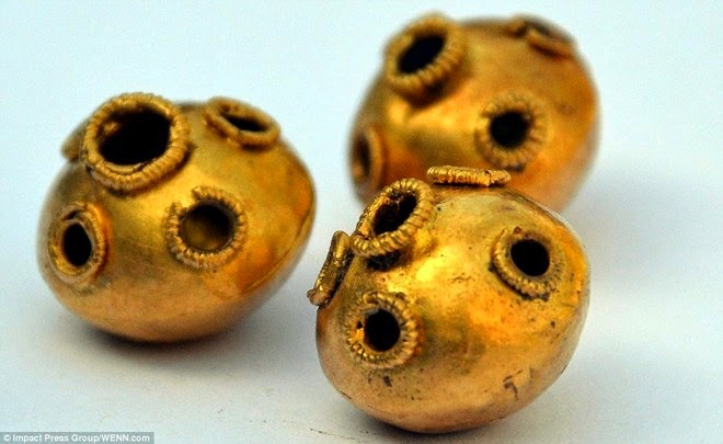 Βρέθηκαν αρχαία Ελληνικά αντικείμενα σε τάφο στη Βουλγαρία - Δείτε τις εντυπωσιακές φωτογραφίες - Φωτογραφία 3
