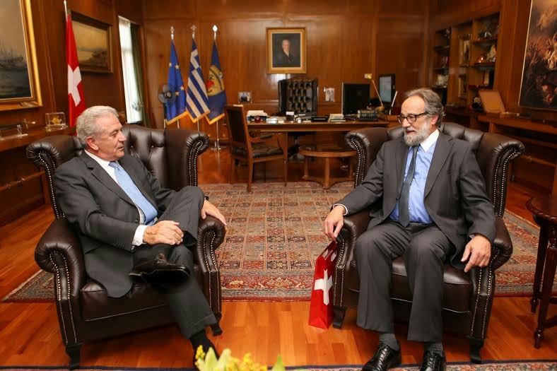 Συνάντηση ΥΕΘΑ Δημήτρη Αβραμόπουλου με τον Πρέσβη της Ελβετίας - Φωτογραφία 1