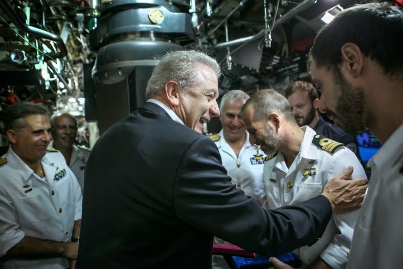Επίσκεψη ΥΕΘΑ Δημήτρη Αβραμόπουλου στο Αρχηγείο Στόλου και σε Πολεμικά πλοία στο Ναύσταθμο Σαλαμίνος - Φωτογραφία 12