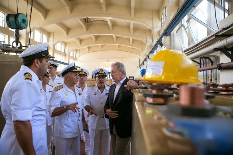 Επίσκεψη ΥΕΘΑ Δημήτρη Αβραμόπουλου στο Αρχηγείο Στόλου και σε Πολεμικά πλοία στο Ναύσταθμο Σαλαμίνος - Φωτογραφία 16