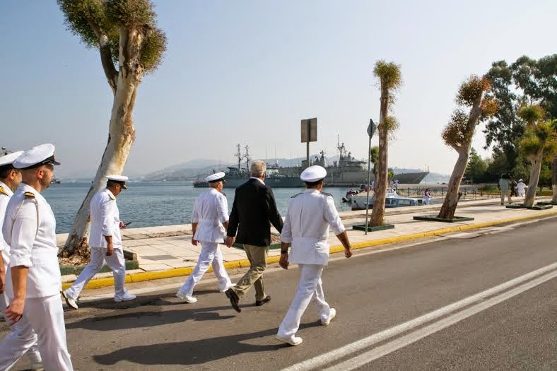 Επίσκεψη ΥΕΘΑ Δημήτρη Αβραμόπουλου στο Αρχηγείο Στόλου και σε Πολεμικά πλοία στο Ναύσταθμο Σαλαμίνος - Φωτογραφία 33