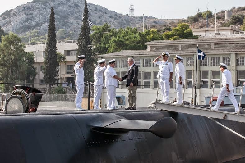 Επίσκεψη ΥΕΘΑ Δημήτρη Αβραμόπουλου στο Αρχηγείο Στόλου και σε Πολεμικά πλοία στο Ναύσταθμο Σαλαμίνος - Φωτογραφία 5